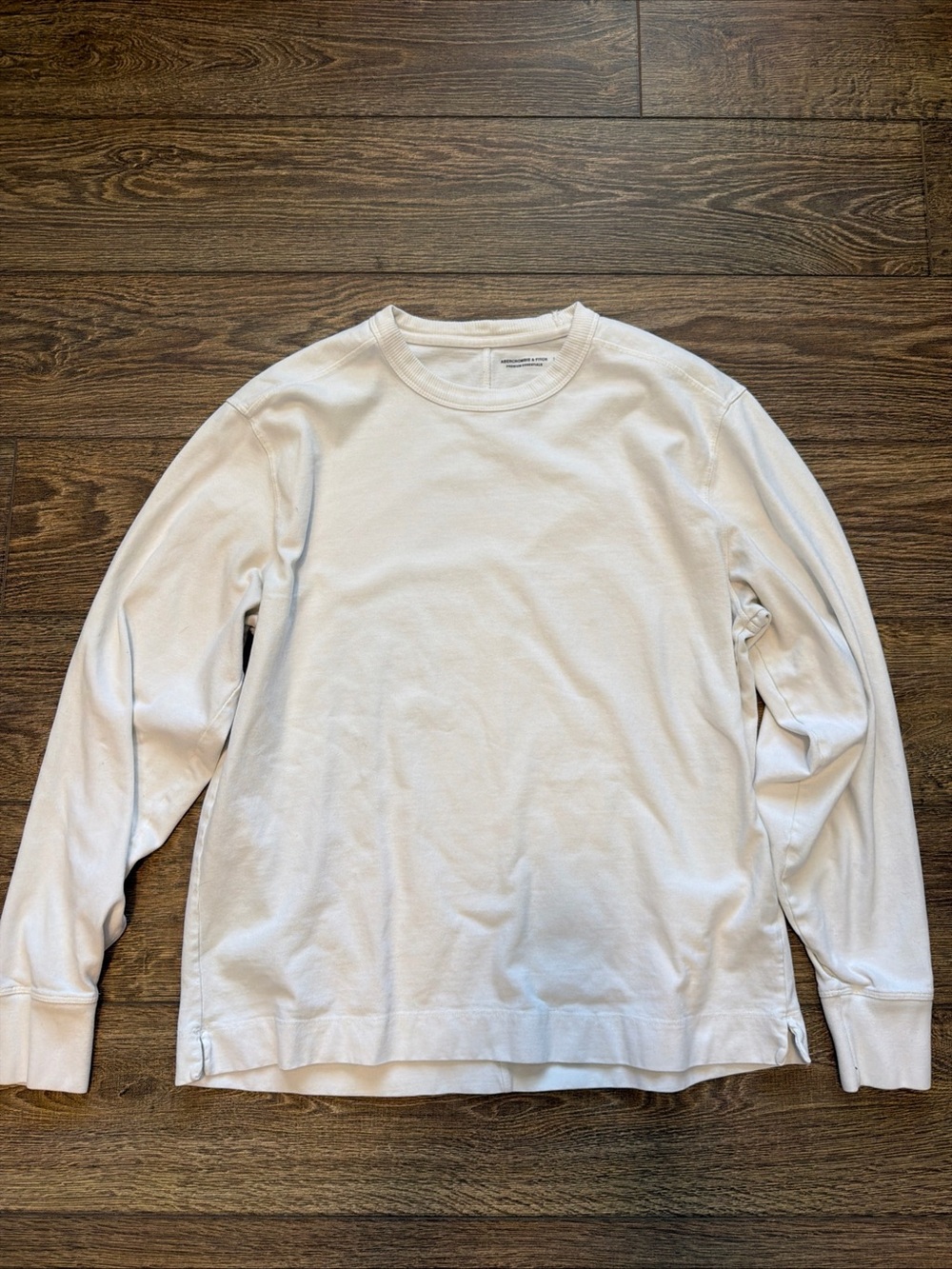 Abercrombie & Fitch White Long-Sleeve Crewneck Tee